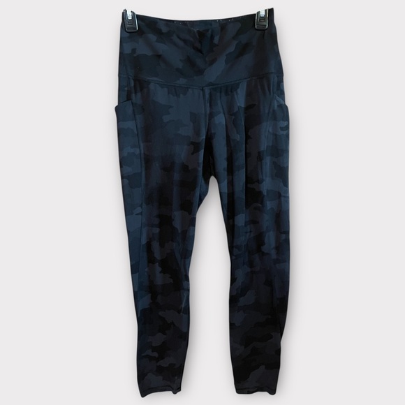 Lululemon Women’s Size 8 High Waisted Blue Camo 7/8 Wunder Under Leggings - Picture 1 of 10